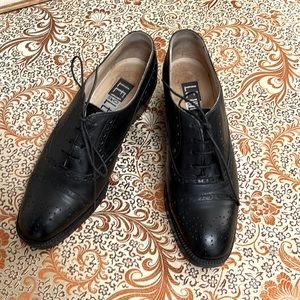 Leather black Oxford shoes made in Italy